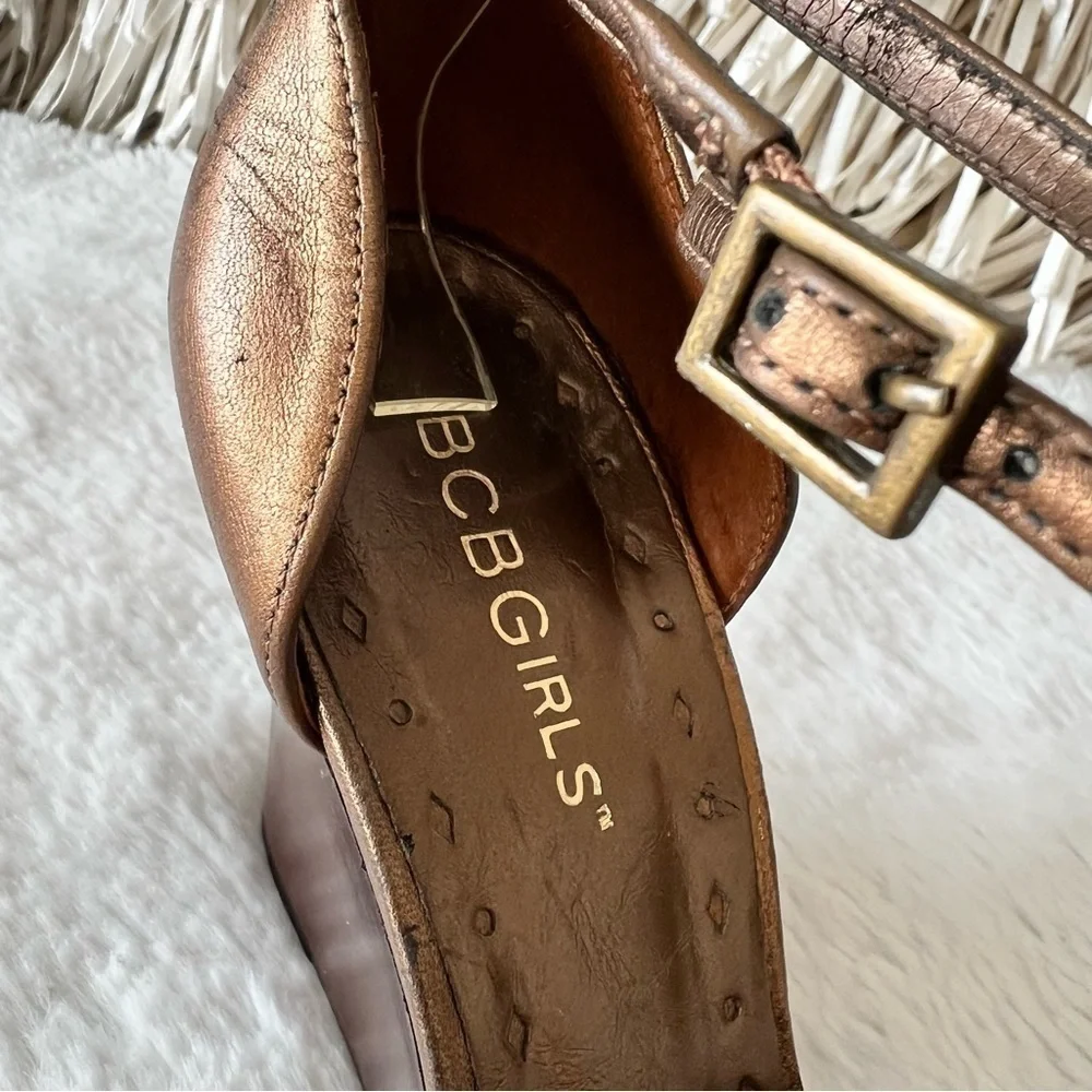 BGBGIRLS 5.5 6 Closed Toes High Heel Wedge Gold Brown Floral Orange Sequins